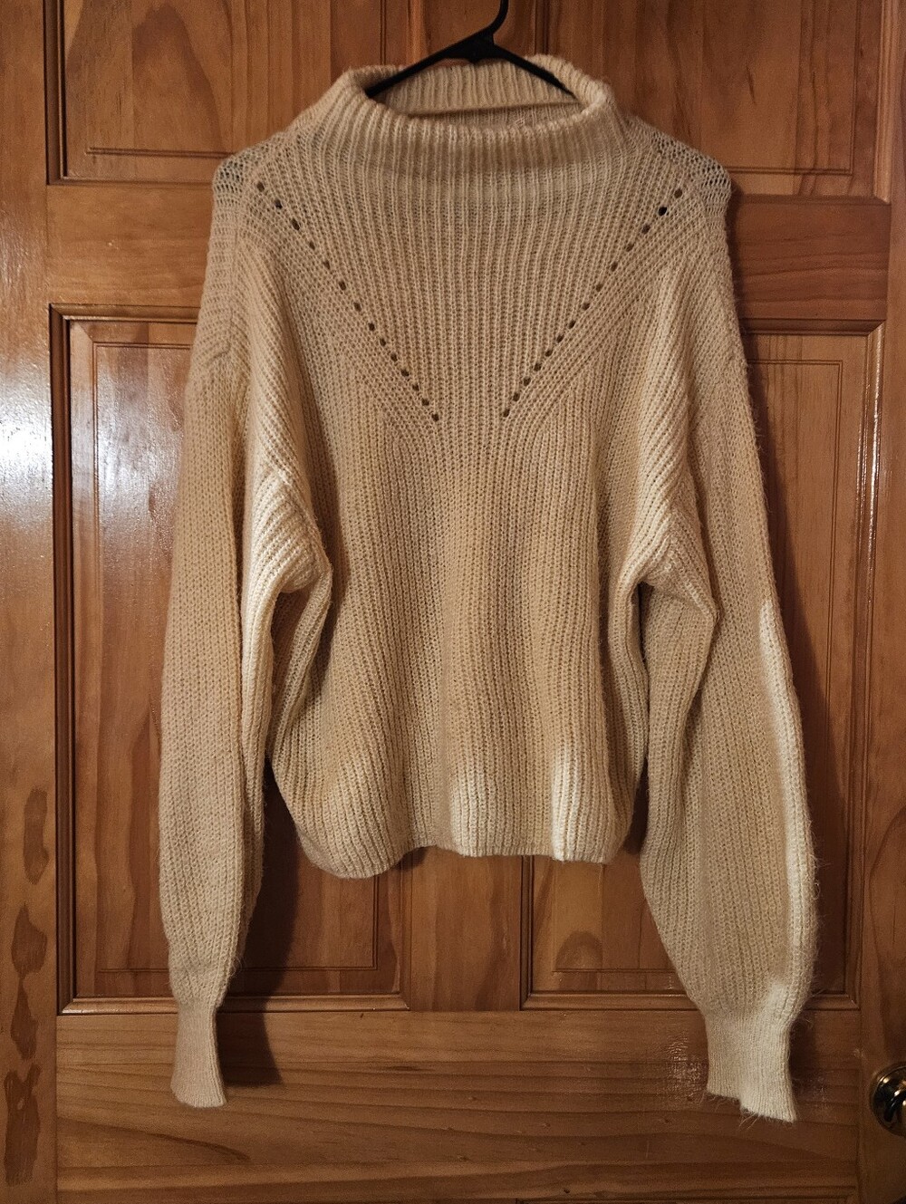 Mi Amie Cream Ribbed Turtleneck Sweater